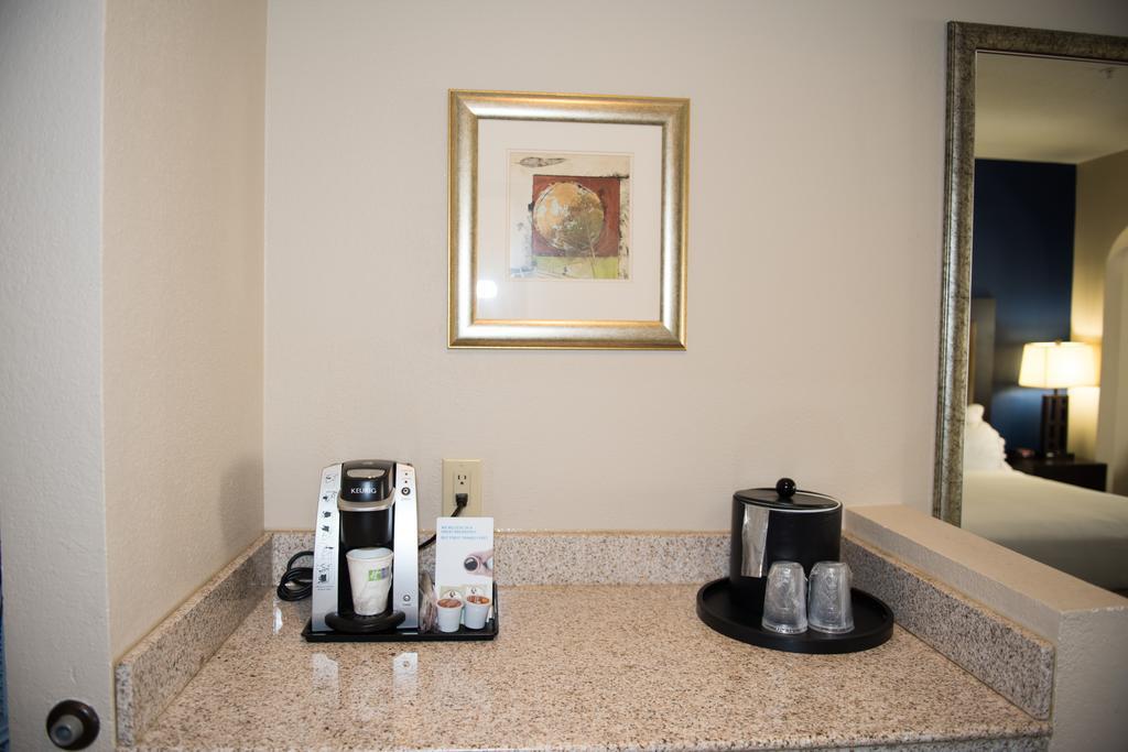 Holiday Inn Express Houston North-1960 Champions Area Louetta Екстериор снимка