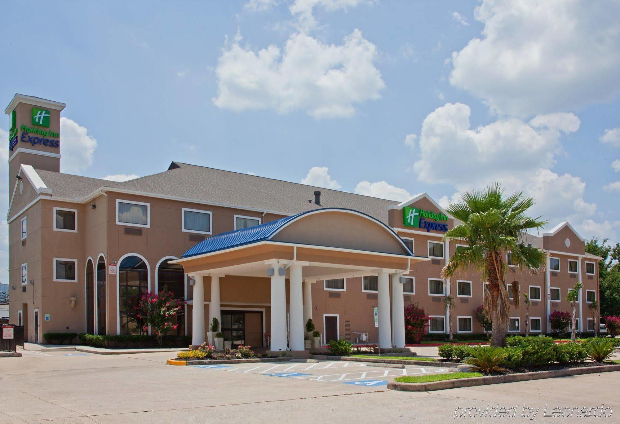 Holiday Inn Express Houston North-1960 Champions Area Екстериор снимка