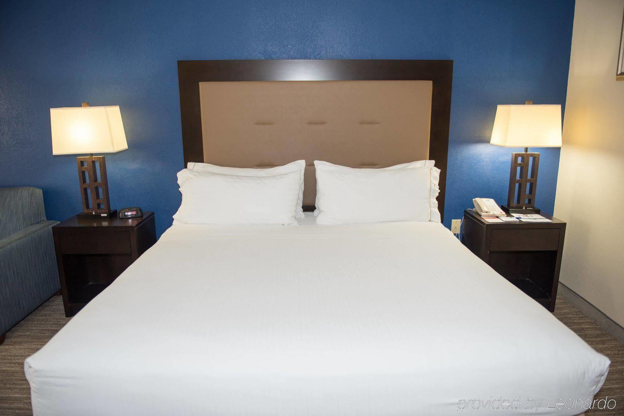 Holiday Inn Express Houston North-1960 Champions Area Louetta Екстериор снимка