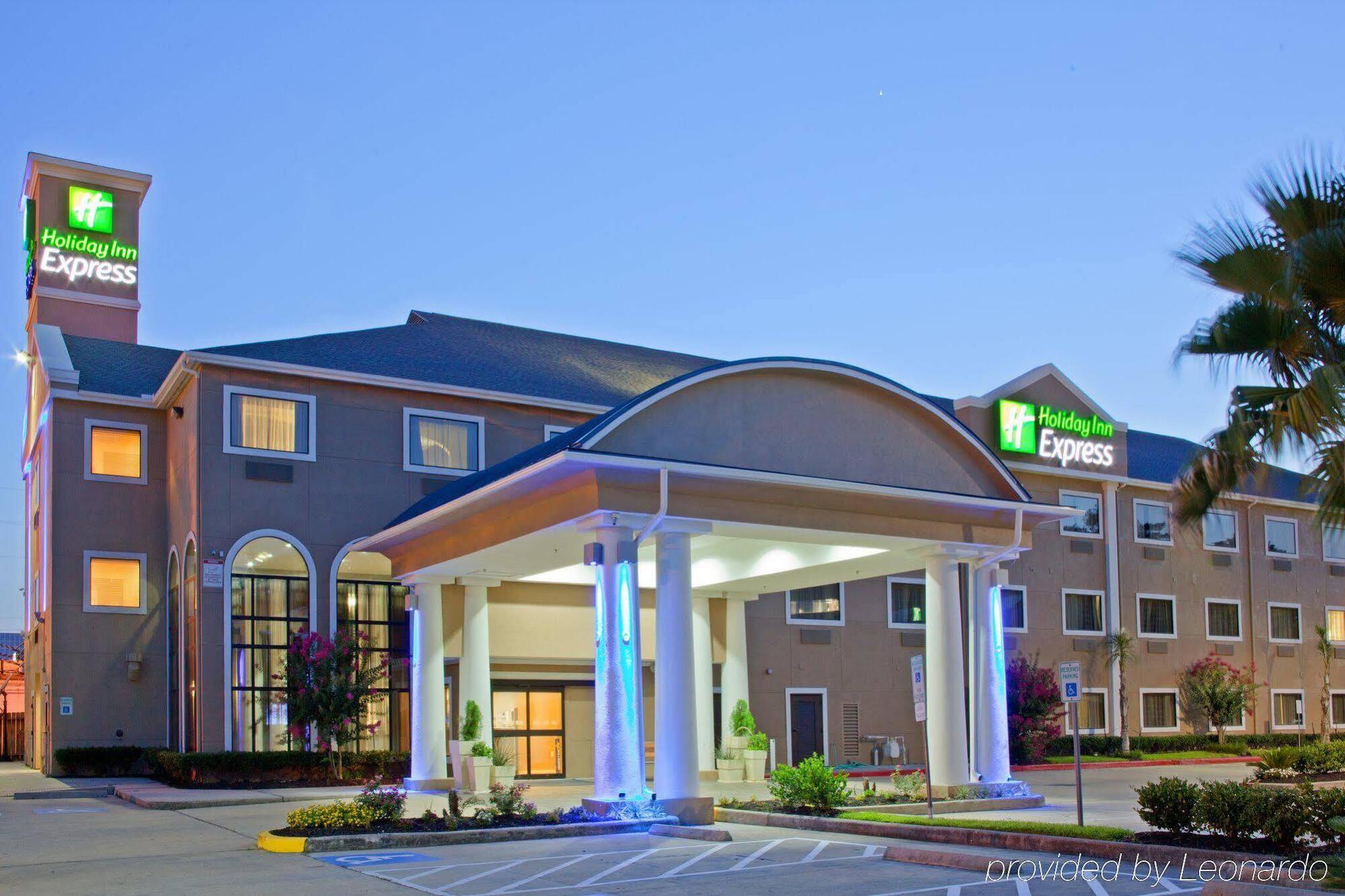Holiday Inn Express Houston North-1960 Champions Area Louetta Екстериор снимка
